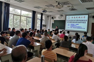 食品安全筑防線，營(yíng)養(yǎng)健康促成長(zhǎng)——校醫(yī)院與后勤集團(tuán)聯(lián)合舉辦專題培訓(xùn)與咨詢活動(dòng)